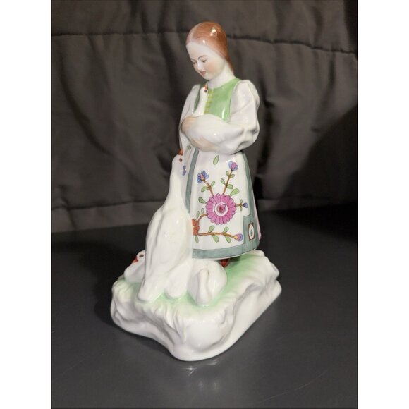 HEREND Peasant Girl With Geese Green Dress 8" Tall Porcelain - Picture 4 of 11